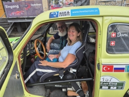 D.Muller-mit-driverin-im-rallye-buckel-volvo