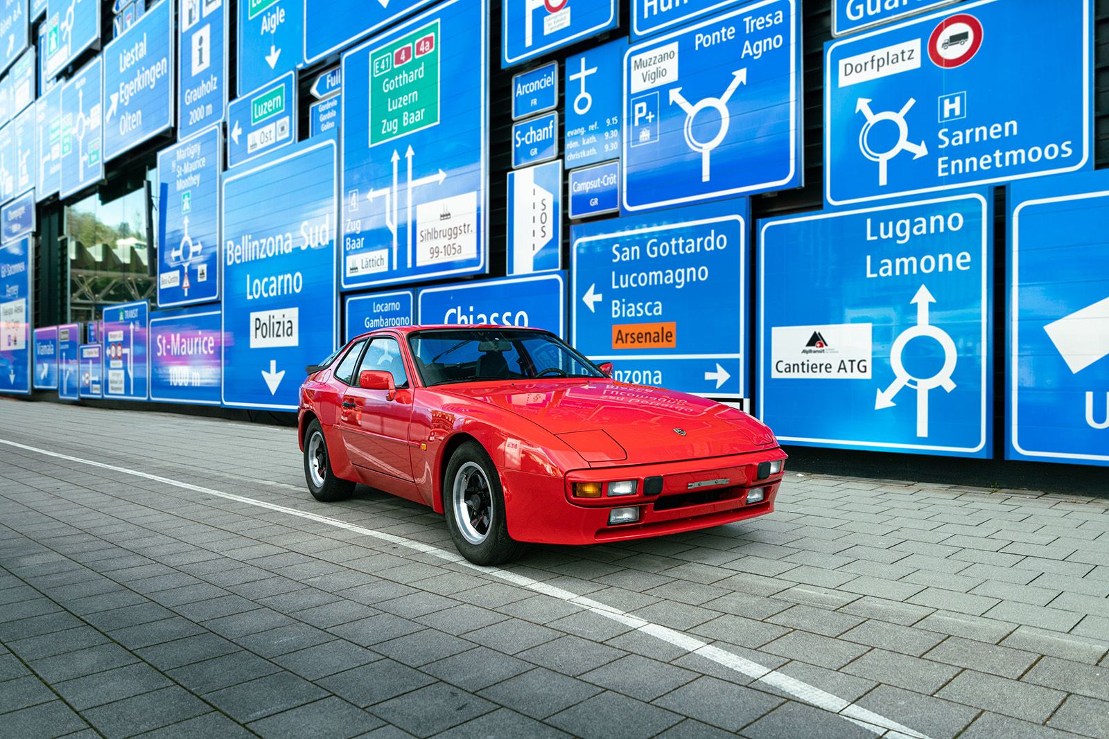 Porsche 944, 1984